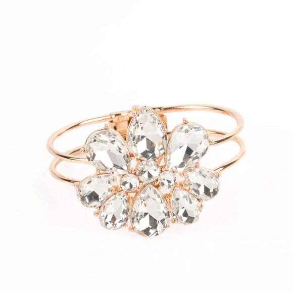 Paparazzi Jewelry Accessories - DAUNTLESS is More - Gold Bracelet - Vintage - Picture 4 of 4